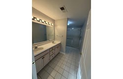 205 ASHBURY Lane E, Roselle, IL 60172