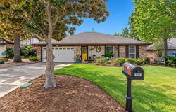 2125 Cambridge Drive, Hurst, TX 76054