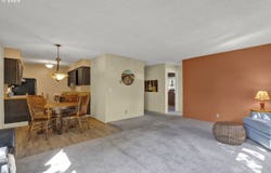 2727 GATEWAY St, Springfield, OR 97477