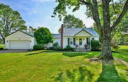 7252 Radford Rd, Athens, OH 45701