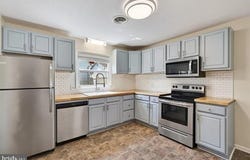28 ARDMORE Street, VERONA, VA 24482