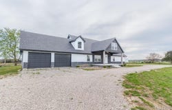 24111 EVANSTON Road, Lebanon, MO 65536