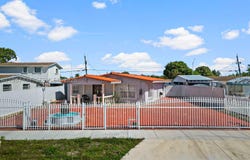 871 SE 5th Pl, Hialeah, FL 33010