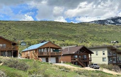 1453 N TRAPPER Loop, Garden City, UT 84028