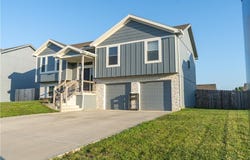 1913 Eagle Drive, Harrisonville, MO 64701