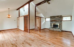 670 WOODCREST Dr, Springfield, OR 97477