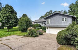 1515 Washington Drive, Vinton, IA 52349