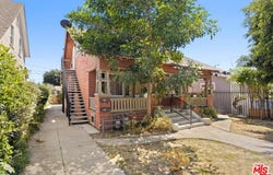 986 E 51st St, Los Angeles, CA 90011