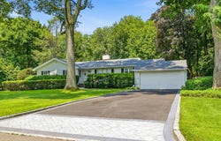 5 Libby Drive, Glen Cove, NY 11542