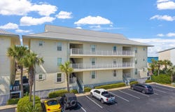 8496 Gulf Blvd, Navarre, FL 32566