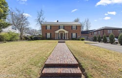 410 Walnut Street, Jackson, TN 38301