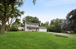 2S380 Golfview Drive, Glen Ellyn, IL 60137