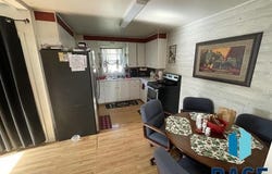 122 E 10th St, Gregory, SD 57533