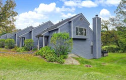 5 Valleywood Lane, GALENA, IL 61036