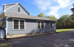 31 Elliot Lane, Bowdoinham, ME 04008