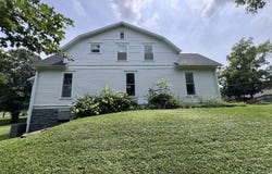 110 Bell Ave, Marshall, MO 65340