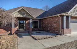 2804 BOARDWALK Drive, Lebanon, MO 65536