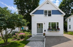 9 Parmenter Ave, Maynard, MA 01754