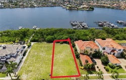 6111 LAGOMAR Lane, APOLLO BEACH, FL 33572