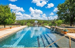 140 Oakhampton Trail, Ingram, TX 78025
