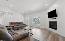 206 Laci Dru Drive, Mediapolis, IA 52637