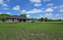 101 E Whitewright Road, Savoy, TX 75479