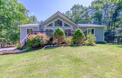 10 Bear Point Road, Harrison, ME 04040