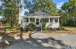 1600 Reams Rd, Powhatan, VA 23139