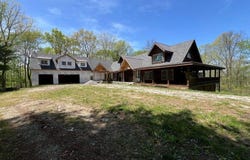 1631 Grave Hill Rd, Oneida, TN 37841