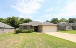 114 Saint Thomas Dr, Guntown, MS 38849
