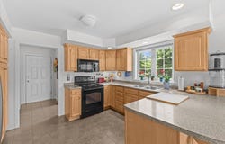 45 Donna's Way, Colchester, VT 05446