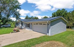 210 W 11th St, Tipton, IA 52772