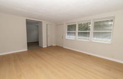 3127 Mckinley, South Bend, IN 46613