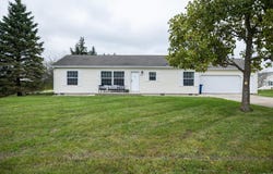 154 MEADOWS E Parkway, Marion, IN 46953