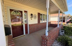 302 Juneau Ave SE, Orange City, IA 51041
