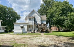 109 W Madison Street, Philo, IL 61864