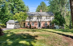 30 Meadow Dr, Sudbury, MA 01776