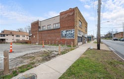 17705 Euclid Avenue, Cleveland, OH 44112