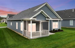 207 Liberty Blvd, Cecil, PA 15317