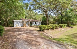 2566 Riverside Drive, Mobile, AL 36605