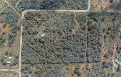 766 Bugtussle Ln, Luling, TX 78648