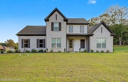 390 Centerline Roper Loop, Byhalia, MS 38611