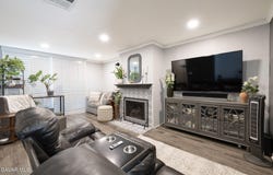 9933 Independence, Chatsworth, CA 91311