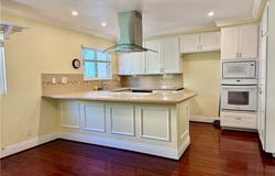 415 2nd St, Hermosa Beach, CA 90254