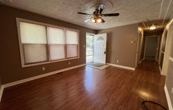 718 Summers St, Hinton, WV 25951