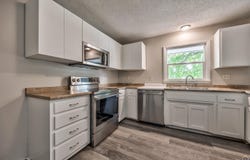 1917 SW Crest DR, Topeka, KS 66604