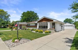2604 E Dale Ave, Cudahy, WI 53110