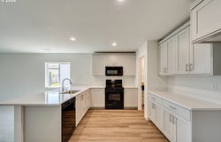 2008 HENDERSON Way, Longview, WA 98632