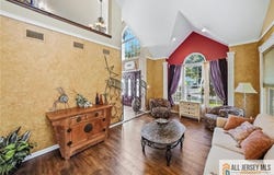 38 Maplehurst Lane, Piscataway, NJ 08854