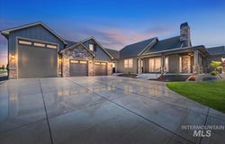 18052 Andorra Ln, Caldwell, ID 83607